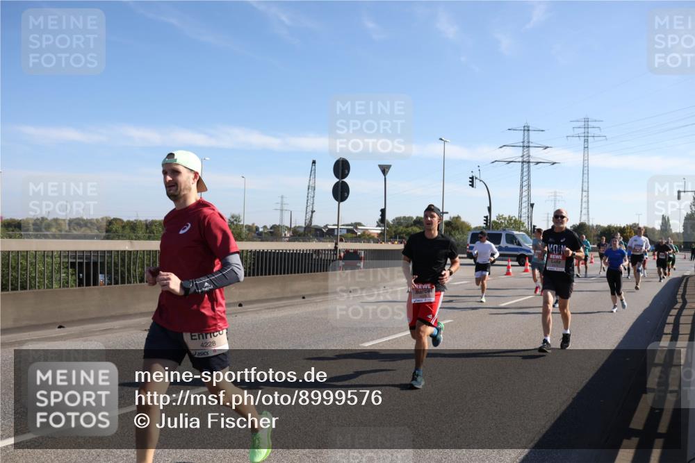 03.10.2025 - Köhlbrandbrückenlauf Julia Fischer http://msf.ph/oto/8999576 03.10.2025 12:13:03 Position 3 4228 meine-sportfotos.de