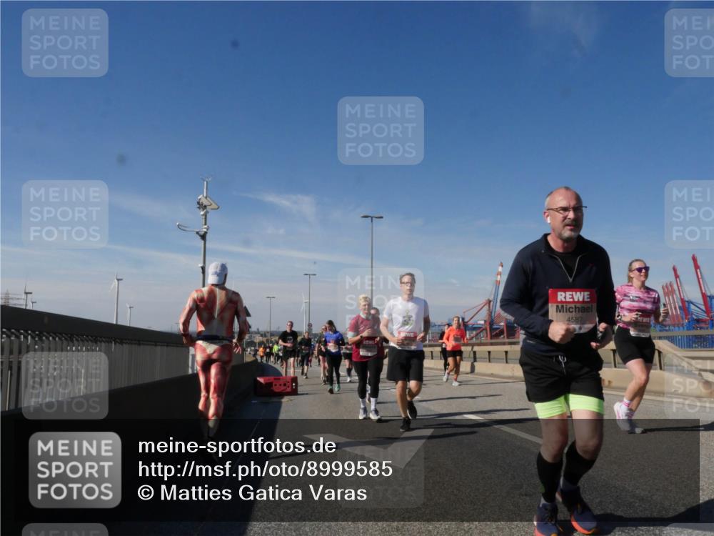 03.10.2025 - Köhlbrandbrückenlauf Matties Gatica Varas http://msf.ph/oto/8999585 03.10.2025 12:52:29 Position 2 4587 meine-sportfotos.de