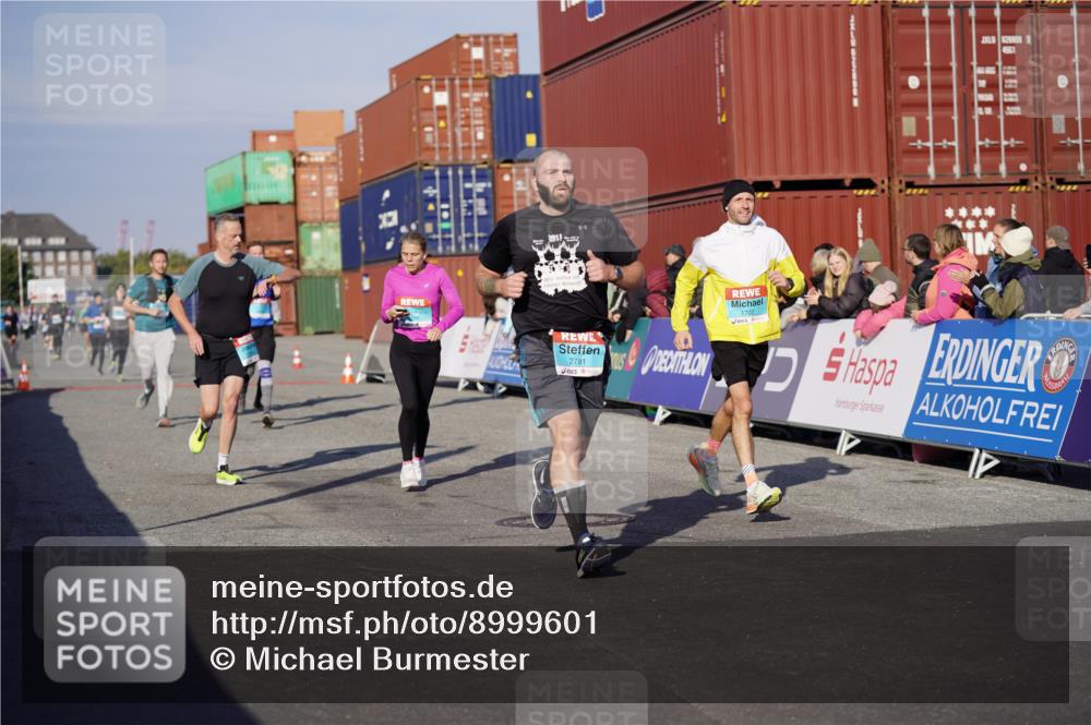 03.10.2025 - Köhlbrandbrückenlauf Michael Burmester http://msf.ph/oto/8999601 03.10.2025 10:04:07 Ziel 1056, 1245, 1533, 1543, 1702, 2732, 2791, 2798, 3067, 3766, 3830 meine-sportfotos.de