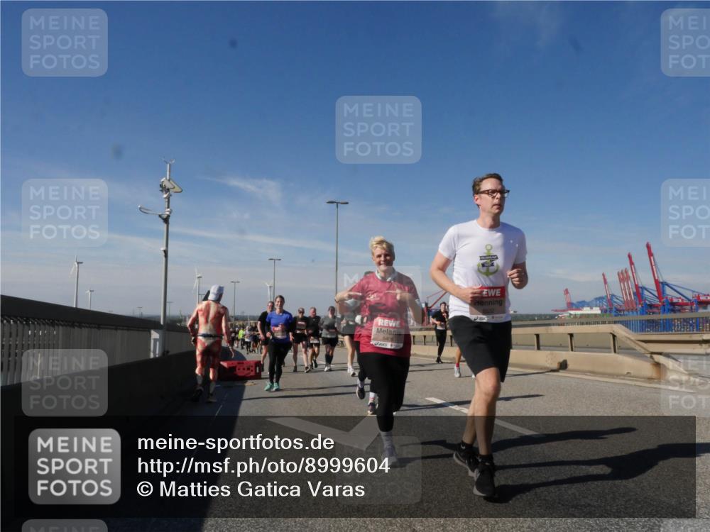 03.10.2025 - Köhlbrandbrückenlauf Matties Gatica Varas http://msf.ph/oto/8999604 03.10.2025 12:52:31 Position 2 5405 meine-sportfotos.de