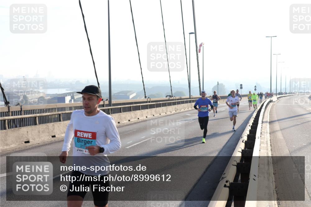 03.10.2025 - Köhlbrandbrückenlauf Julia Fischer http://msf.ph/oto/8999612 03.10.2025 09:18:01 Position 1 2179 meine-sportfotos.de