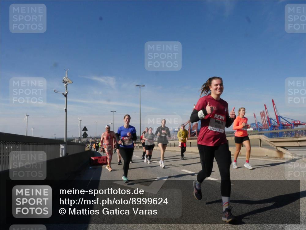 03.10.2025 - Köhlbrandbrückenlauf Matties Gatica Varas http://msf.ph/oto/8999624 03.10.2025 12:52:32 Position 2 6703 meine-sportfotos.de