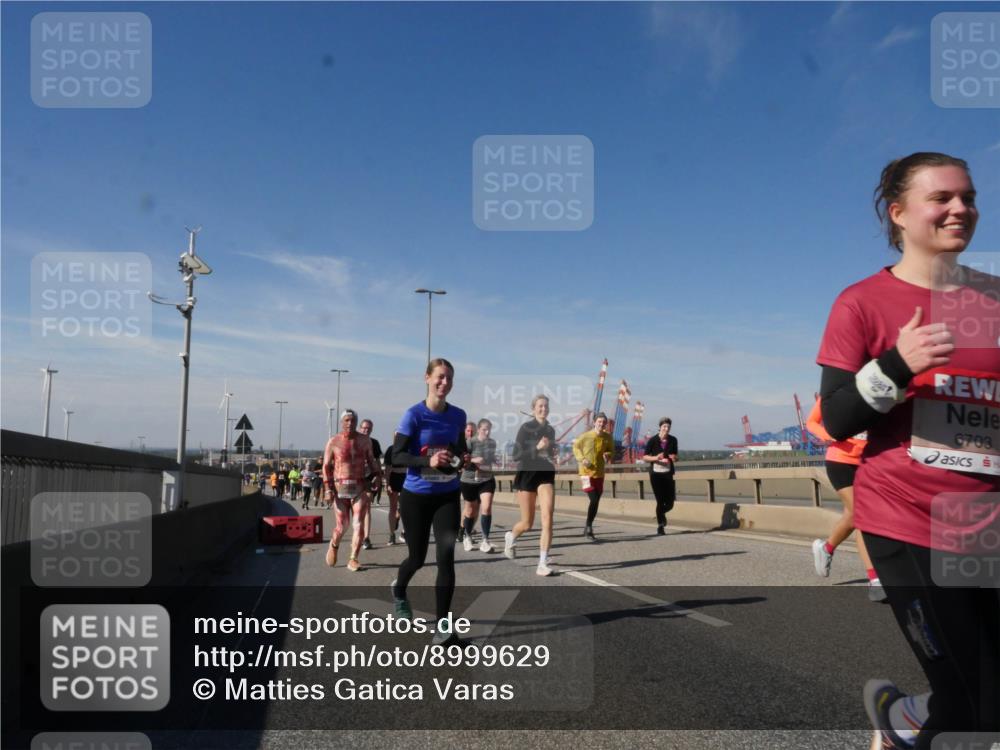03.10.2025 - Köhlbrandbrückenlauf Matties Gatica Varas http://msf.ph/oto/8999629 03.10.2025 12:52:33 Position 2 6703 meine-sportfotos.de