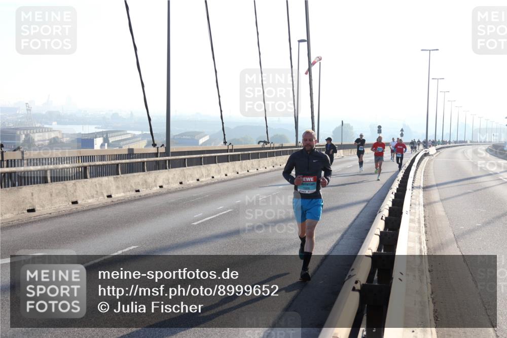 03.10.2025 - Köhlbrandbrückenlauf Julia Fischer http://msf.ph/oto/8999652 03.10.2025 09:18:20 Position 1 1026 meine-sportfotos.de