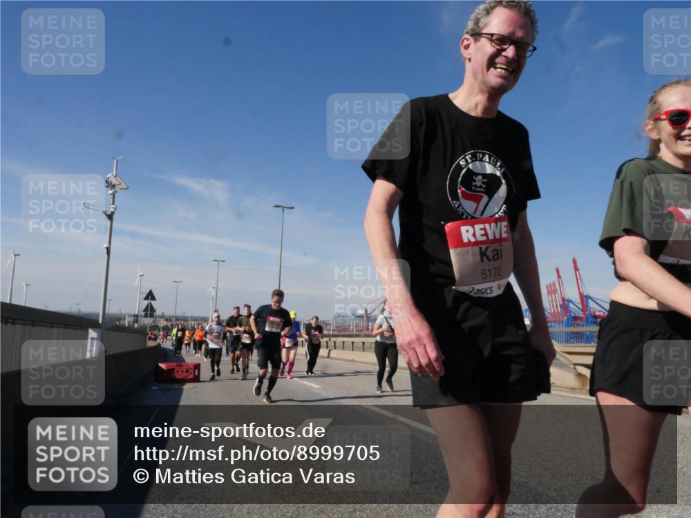 03.10.2025 - Köhlbrandbrückenlauf Matties Gatica Varas http://msf.ph/oto/8999705 03.10.2025 12:52:39 Position 2 5172 meine-sportfotos.de