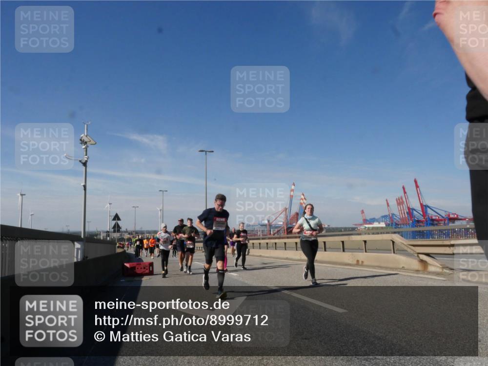 03.10.2025 - Köhlbrandbrückenlauf Matties Gatica Varas http://msf.ph/oto/8999712 03.10.2025 12:52:40 Position 2 111 meine-sportfotos.de