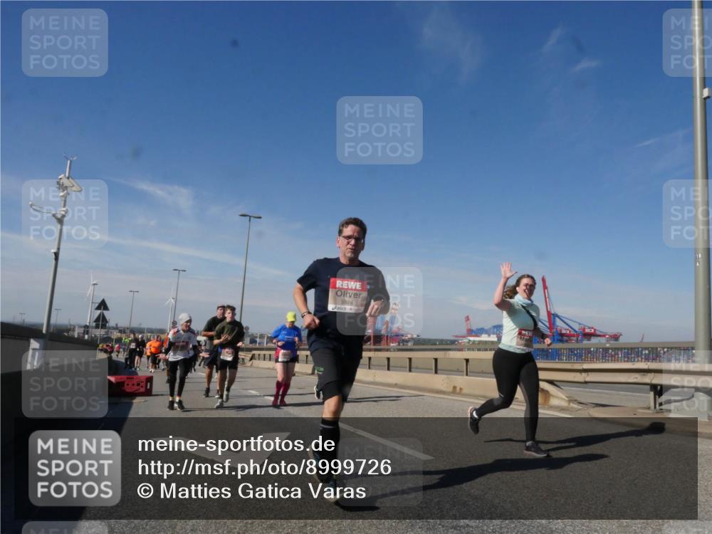 03.10.2025 - Köhlbrandbrückenlauf Matties Gatica Varas http://msf.ph/oto/8999726 03.10.2025 12:52:41 Position 2 5578 meine-sportfotos.de