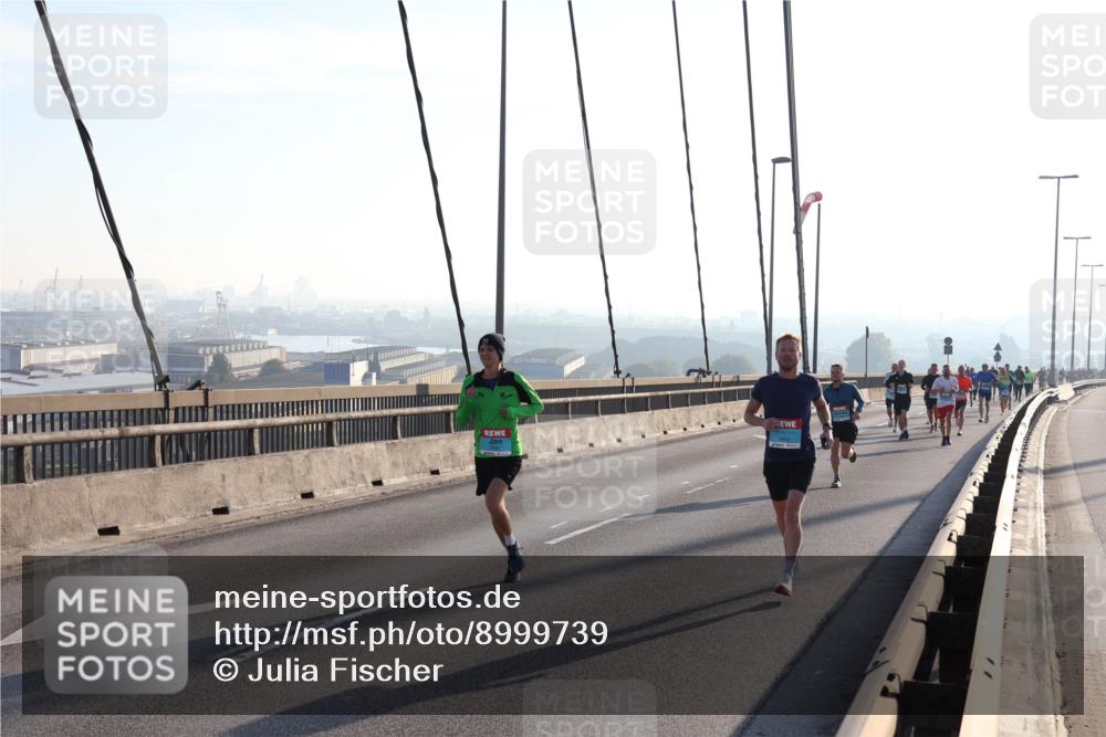 03.10.2025 - Köhlbrandbrückenlauf Julia Fischer http://msf.ph/oto/8999739 03.10.2025 09:18:46 Position 1  meine-sportfotos.de