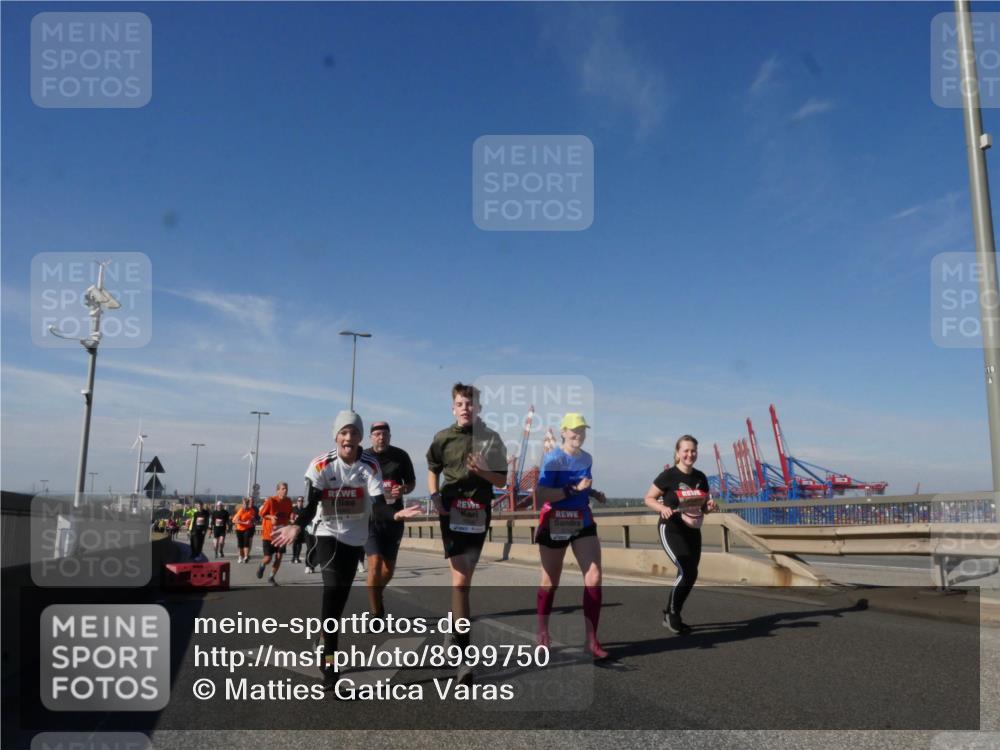 03.10.2025 - Köhlbrandbrückenlauf Matties Gatica Varas http://msf.ph/oto/8999750 03.10.2025 12:52:42 Position 2  meine-sportfotos.de