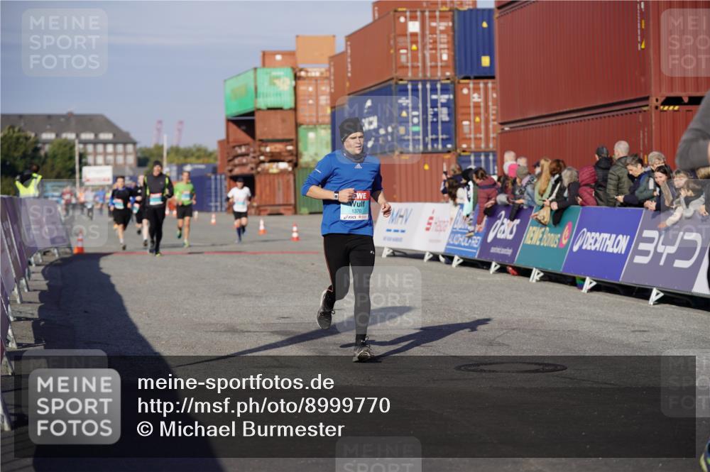 03.10.2025 - Köhlbrandbrückenlauf Michael Burmester http://msf.ph/oto/8999770 03.10.2025 10:04:15 Ziel 1245, 1370, 1533, 2323, 3067, 3830 meine-sportfotos.de