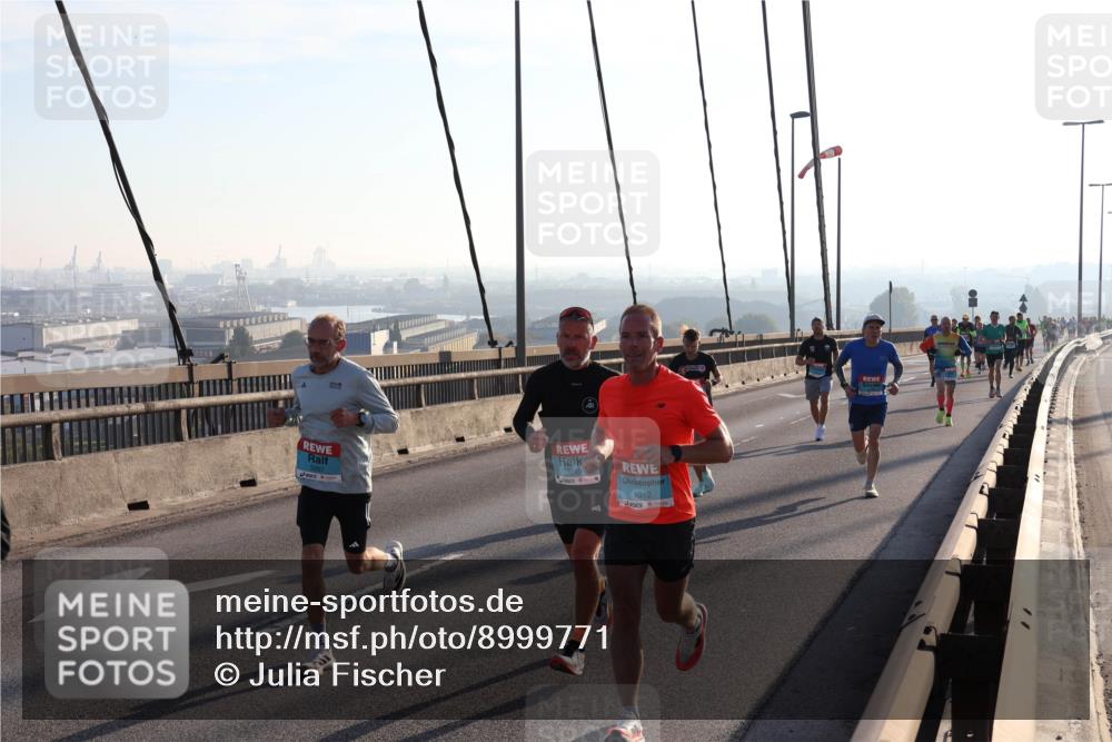 03.10.2025 - Köhlbrandbrückenlauf Julia Fischer http://msf.ph/oto/8999771 03.10.2025 09:18:55 Position 1 3269, 1012 meine-sportfotos.de