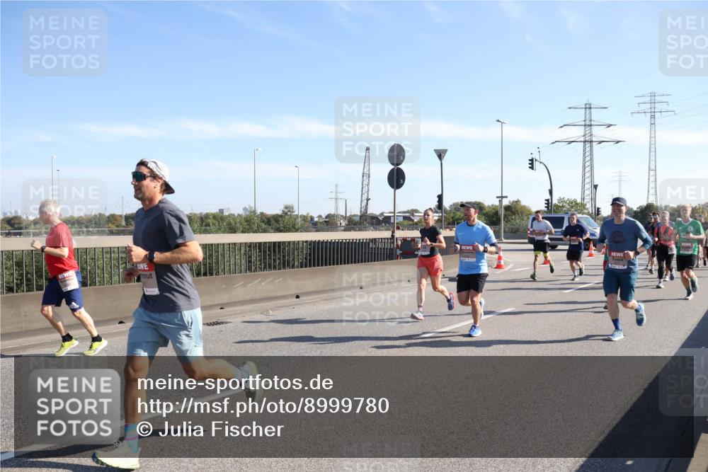 03.10.2025 - Köhlbrandbrückenlauf Julia Fischer http://msf.ph/oto/8999780 03.10.2025 12:13:39 Position 3  meine-sportfotos.de