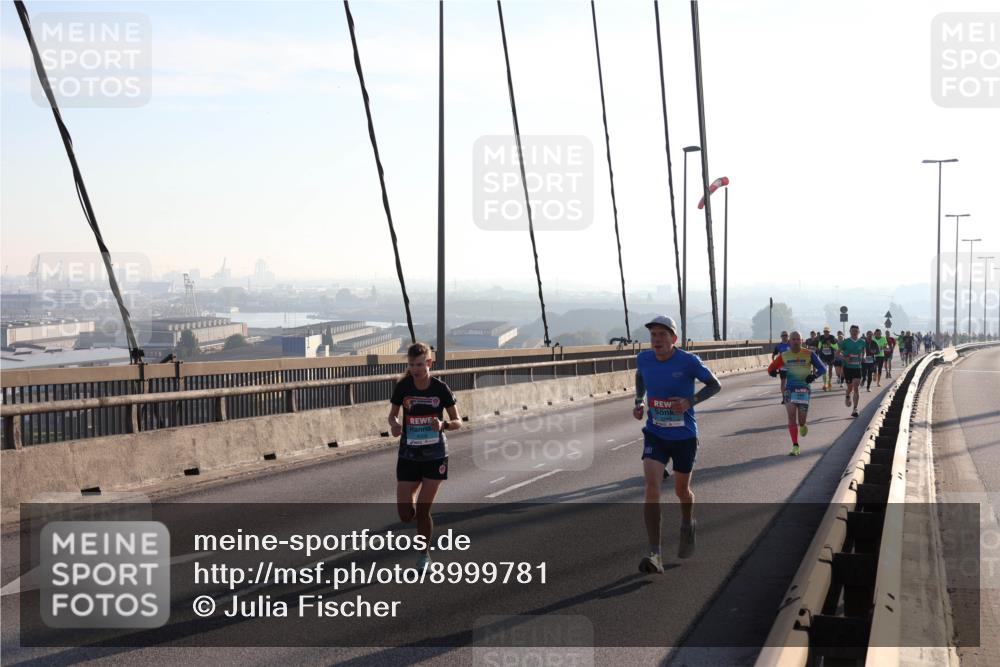 03.10.2025 - Köhlbrandbrückenlauf Julia Fischer http://msf.ph/oto/8999781 03.10.2025 09:18:57 Position 1  meine-sportfotos.de