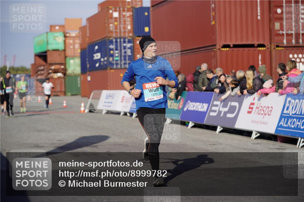 03.10.2025 - Köhlbrandbrückenlauf Michael Burmester http://msf.ph/oto/8999782 03.10.2025 10:04:16 Ziel 1245, 1370, 1533, 2323, 3067, 3301, 3830 meine-sportfotos.de