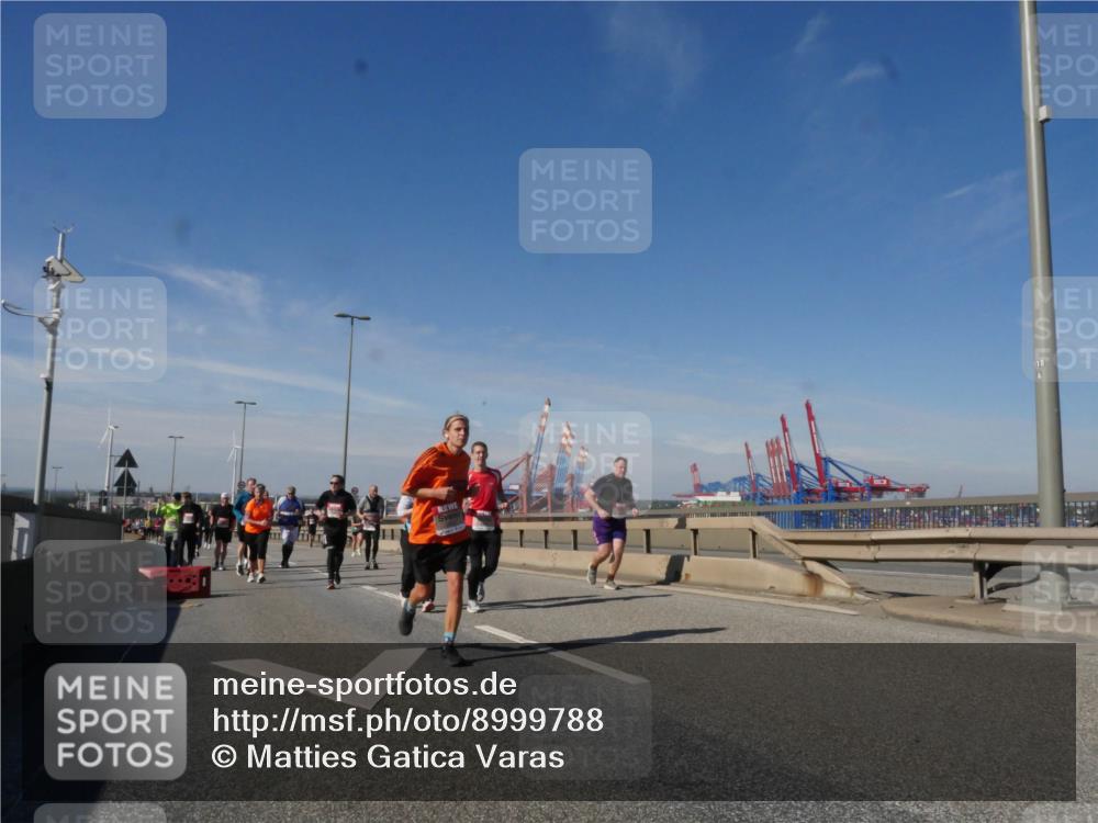 03.10.2025 - Köhlbrandbrückenlauf Matties Gatica Varas http://msf.ph/oto/8999788 03.10.2025 12:52:45 Position 2 87 meine-sportfotos.de