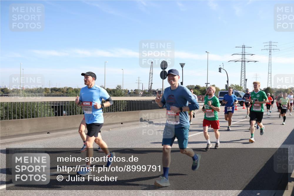 03.10.2025 - Köhlbrandbrückenlauf Julia Fischer http://msf.ph/oto/8999791 03.10.2025 12:13:40 Position 3 4249, 4271 meine-sportfotos.de
