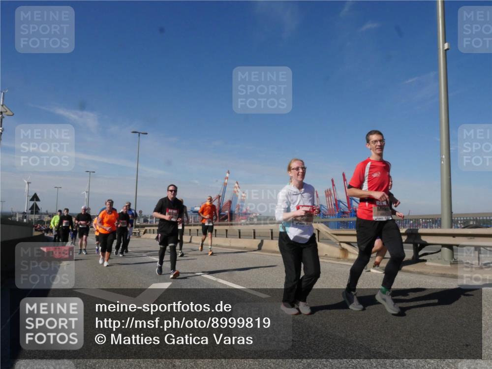 03.10.2025 - Köhlbrandbrückenlauf Matties Gatica Varas http://msf.ph/oto/8999819 03.10.2025 12:52:48 Position 2  meine-sportfotos.de