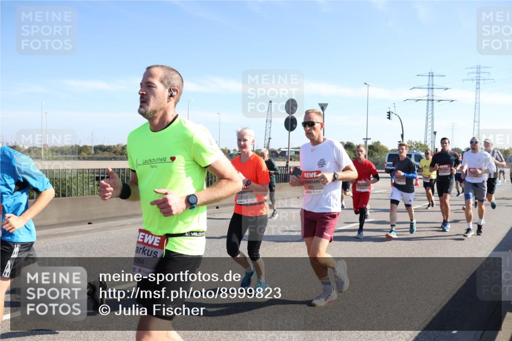 03.10.2025 - Köhlbrandbrückenlauf Julia Fischer http://msf.ph/oto/8999823 03.10.2025 12:13:45 Position 3 6364, 6632, 6631, 1 meine-sportfotos.de