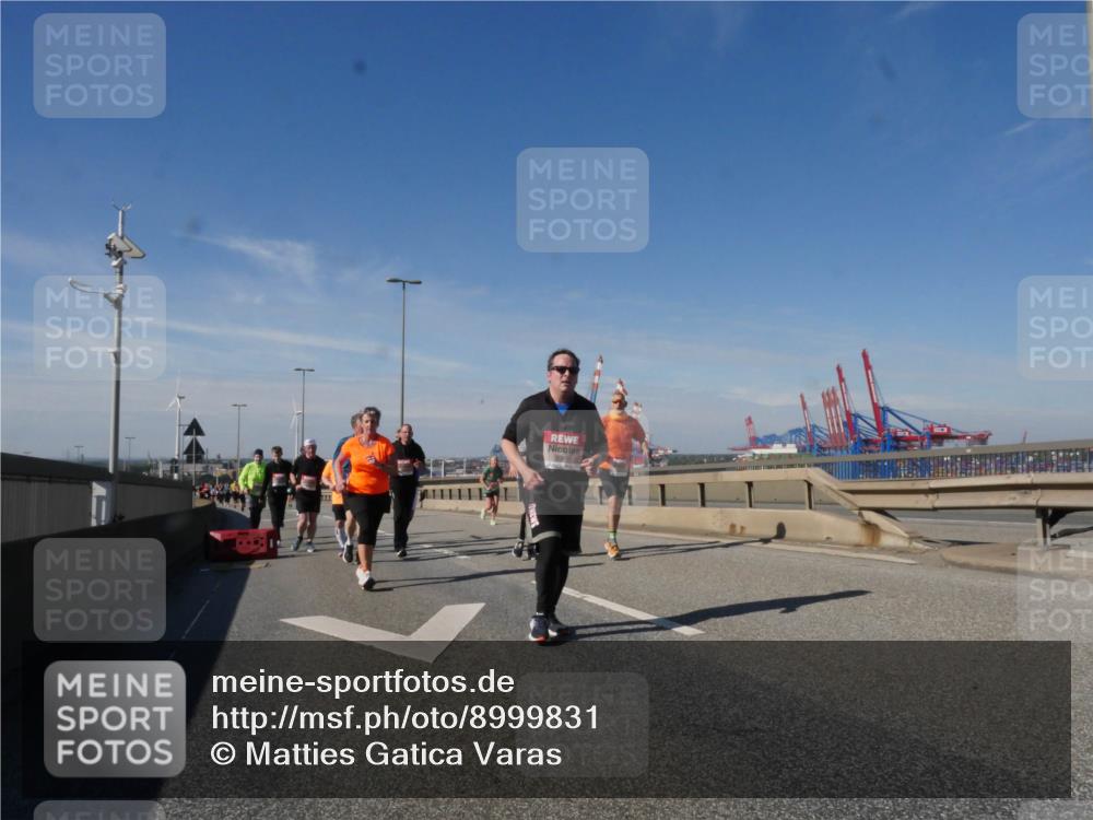 03.10.2025 - Köhlbrandbrückenlauf Matties Gatica Varas http://msf.ph/oto/8999831 03.10.2025 12:52:49 Position 2  meine-sportfotos.de