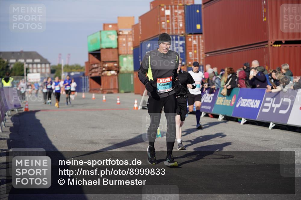 03.10.2025 - Köhlbrandbrückenlauf Michael Burmester http://msf.ph/oto/8999833 03.10.2025 10:04:22 Ziel 1080, 1177, 1370, 3301, 3516, 3791 meine-sportfotos.de