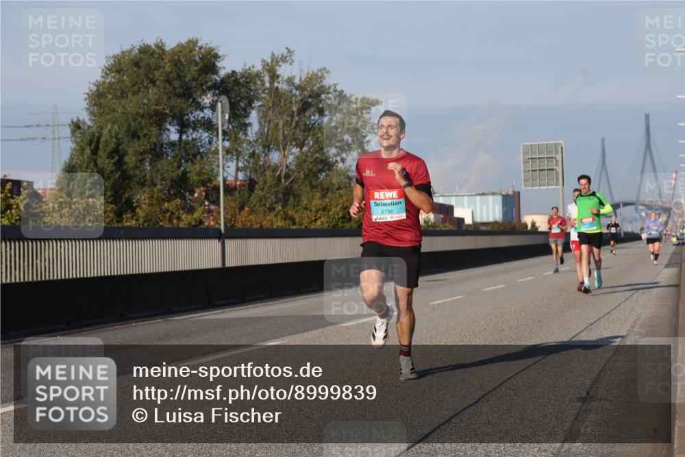 03.10.2025 - Köhlbrandbrückenlauf Luisa Fischer http://msf.ph/oto/8999839 03.10.2025 10:41:30 Position 3 2792 meine-sportfotos.de