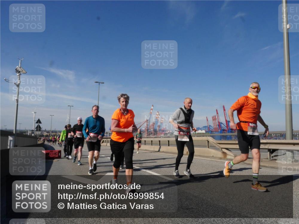 03.10.2025 - Köhlbrandbrückenlauf Matties Gatica Varas http://msf.ph/oto/8999854 03.10.2025 12:52:51 Position 2  meine-sportfotos.de