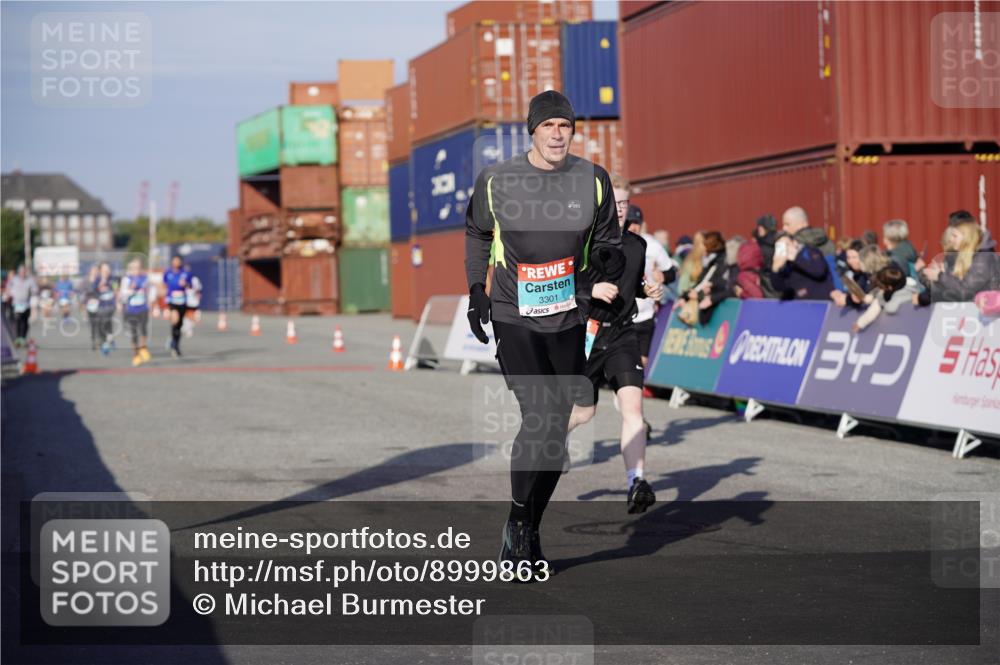 03.10.2025 - Köhlbrandbrückenlauf Michael Burmester http://msf.ph/oto/8999863 03.10.2025 10:04:23 Ziel 1080, 1177, 1370, 3301, 3516, 3791 meine-sportfotos.de
