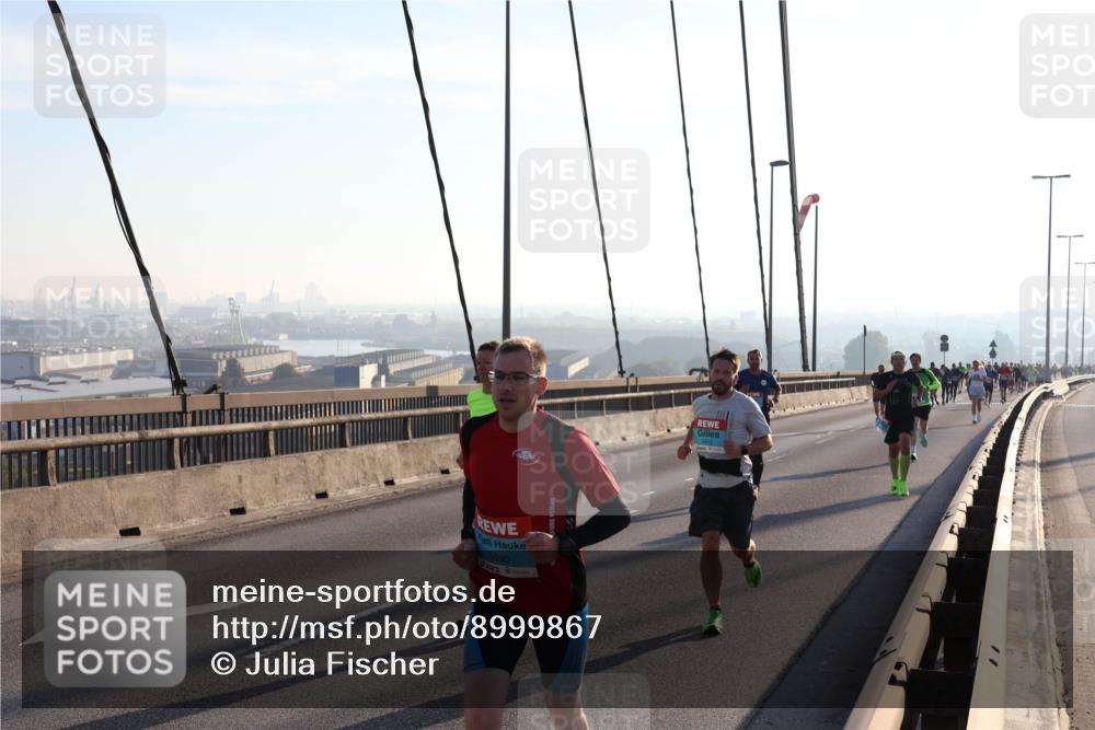 03.10.2025 - Köhlbrandbrückenlauf Julia Fischer http://msf.ph/oto/8999867 03.10.2025 09:19:11 Position 1 3490 meine-sportfotos.de