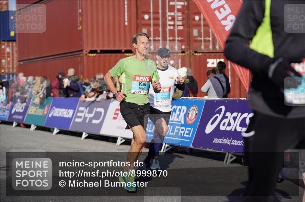 03.10.2025 - Köhlbrandbrückenlauf Michael Burmester http://msf.ph/oto/8999870 03.10.2025 10:04:25 Ziel 1025, 1080, 1177, 3301, 3516, 3791 meine-sportfotos.de