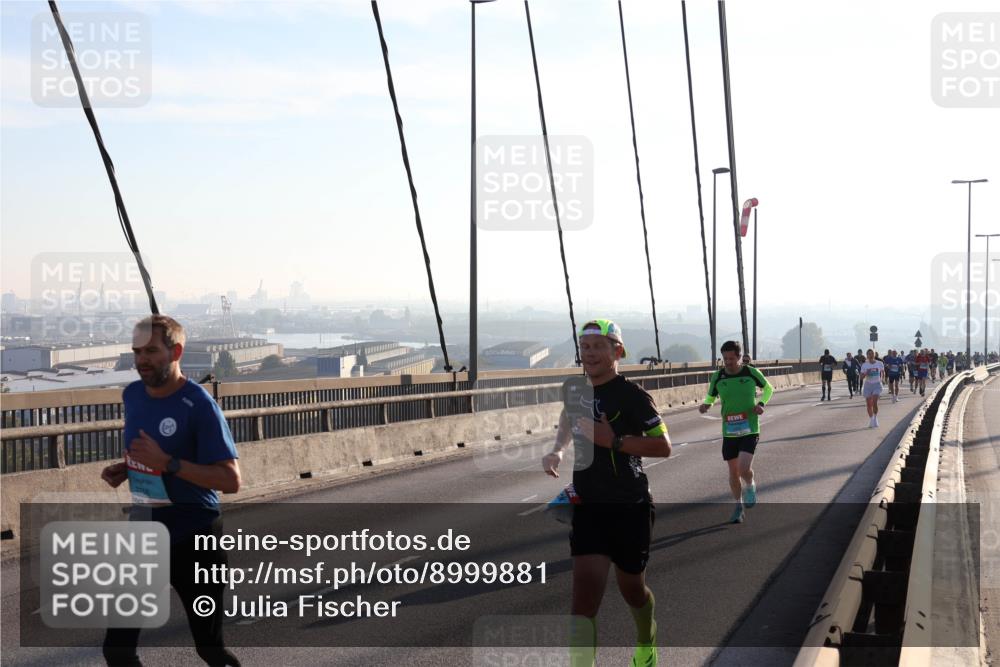 03.10.2025 - Köhlbrandbrückenlauf Julia Fischer http://msf.ph/oto/8999881 03.10.2025 09:19:14 Position 1  meine-sportfotos.de