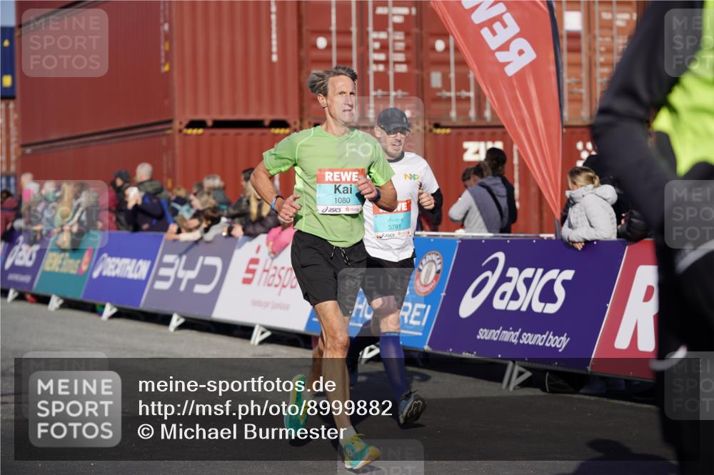 03.10.2025 - Köhlbrandbrückenlauf Michael Burmester http://msf.ph/oto/8999882 03.10.2025 10:04:25 Ziel 1025, 1080, 1177, 3301, 3516, 3791 meine-sportfotos.de