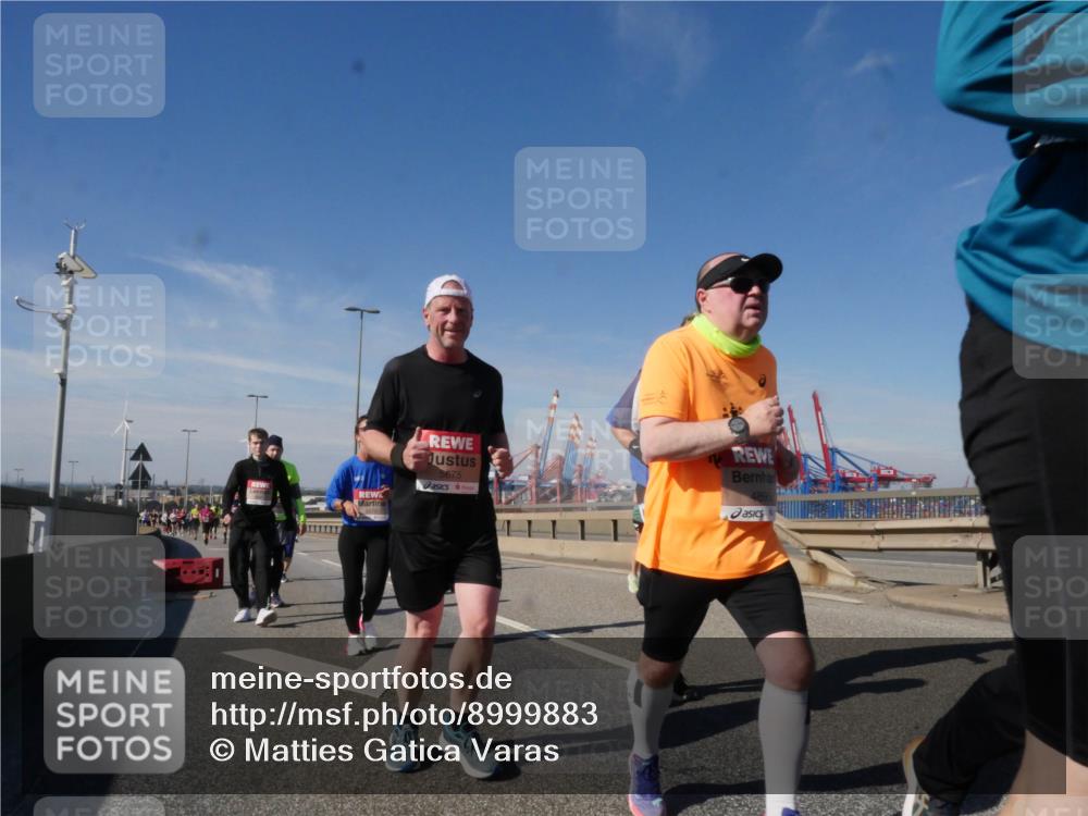 03.10.2025 - Köhlbrandbrückenlauf Matties Gatica Varas http://msf.ph/oto/8999883 03.10.2025 12:52:53 Position 2 5675, 4895 meine-sportfotos.de