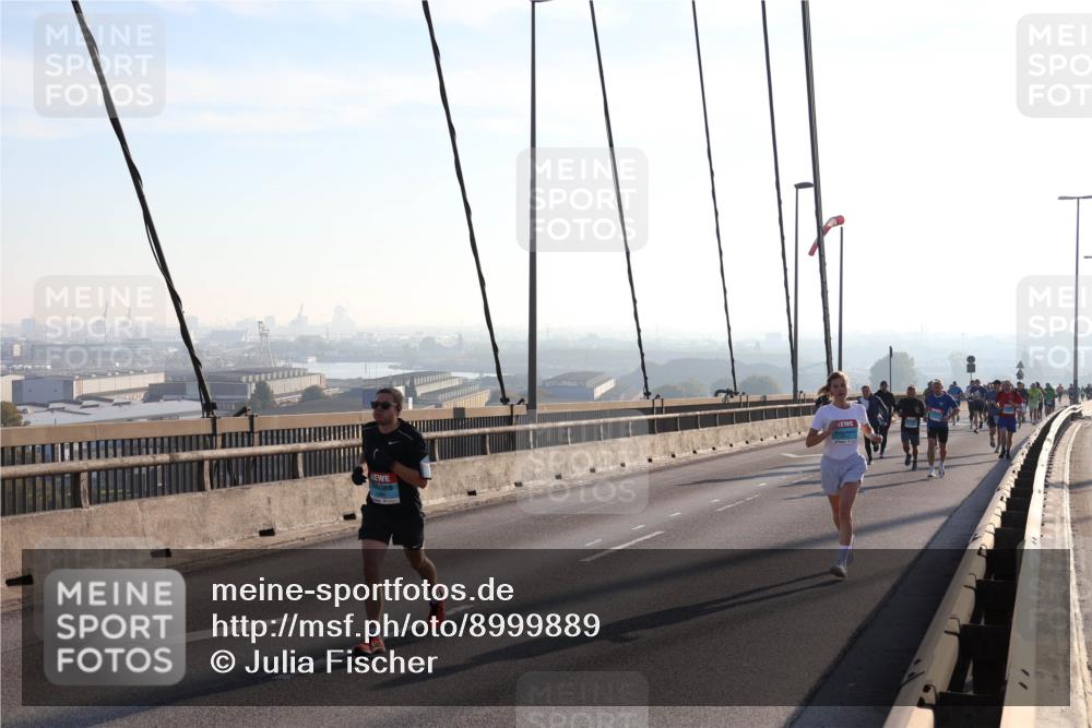 03.10.2025 - Köhlbrandbrückenlauf Julia Fischer http://msf.ph/oto/8999889 03.10.2025 09:19:20 Position 1  meine-sportfotos.de