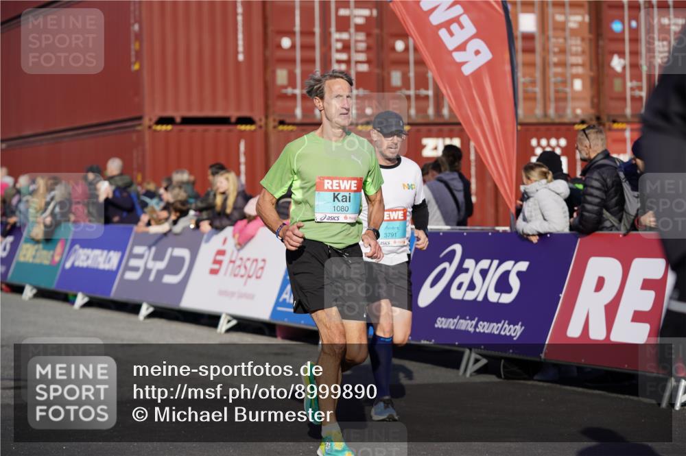 03.10.2025 - Köhlbrandbrückenlauf Michael Burmester http://msf.ph/oto/8999890 03.10.2025 10:04:25 Ziel 1025, 1080, 1177, 3301, 3516, 3791 meine-sportfotos.de