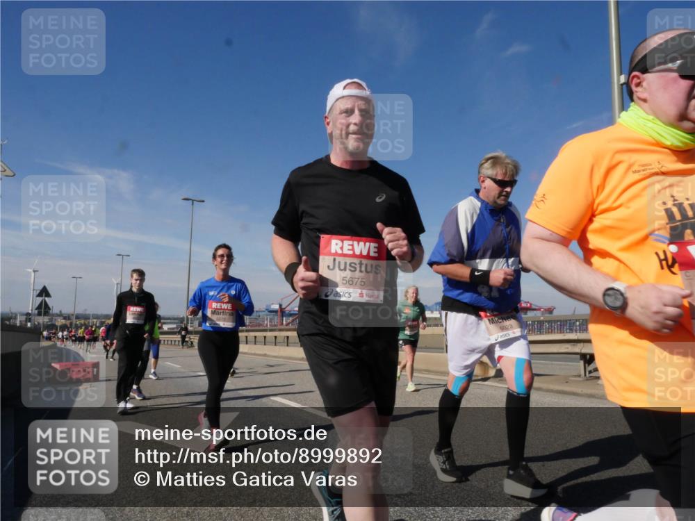 03.10.2025 - Köhlbrandbrückenlauf Matties Gatica Varas http://msf.ph/oto/8999892 03.10.2025 12:52:54 Position 2 5573, 5675, 6023 meine-sportfotos.de