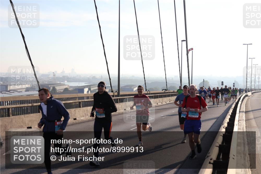 03.10.2025 - Köhlbrandbrückenlauf Julia Fischer http://msf.ph/oto/8999913 03.10.2025 09:19:28 Position 1 3491 meine-sportfotos.de