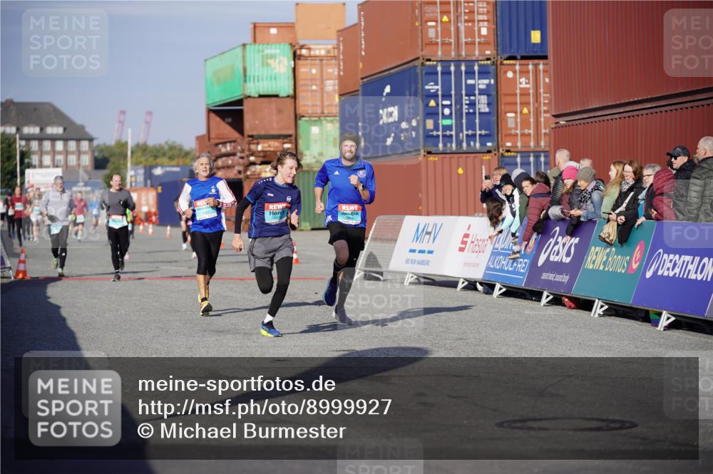 03.10.2025 - Köhlbrandbrückenlauf Michael Burmester http://msf.ph/oto/8999927 03.10.2025 10:04:27 Ziel 1025, 1080, 1177, 2029, 3301, 3379, 3516, 3791 meine-sportfotos.de