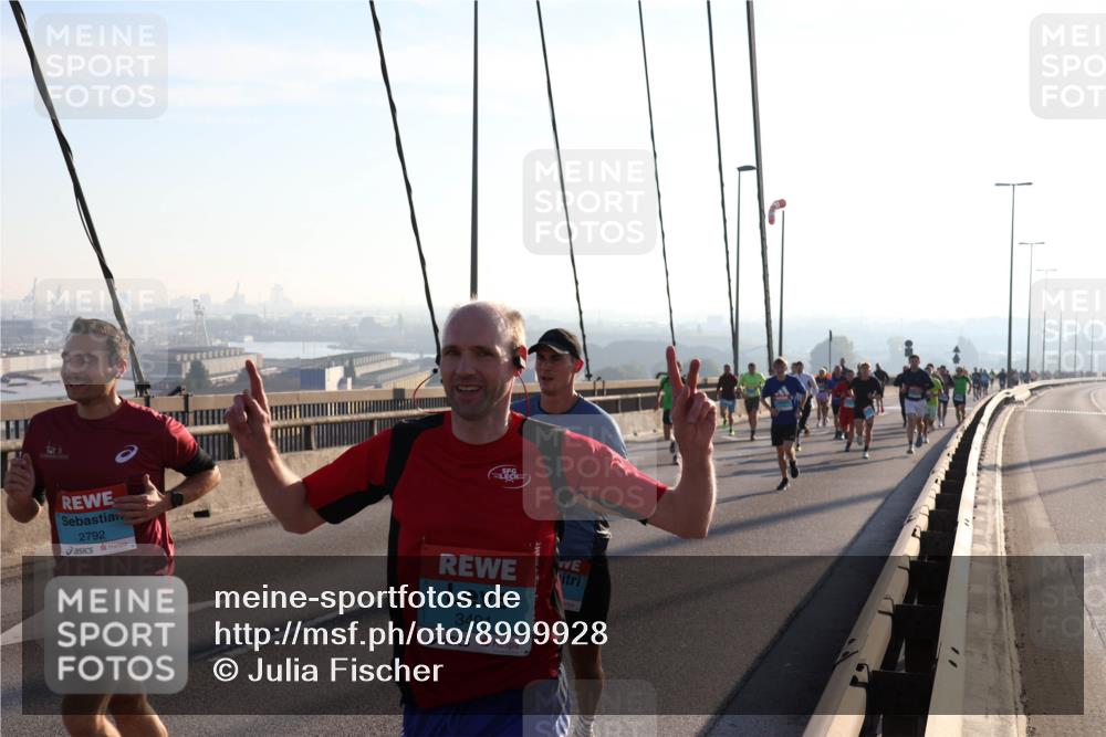03.10.2025 - Köhlbrandbrückenlauf Julia Fischer http://msf.ph/oto/8999928 03.10.2025 09:19:29 Position 1 2792, 3491 meine-sportfotos.de