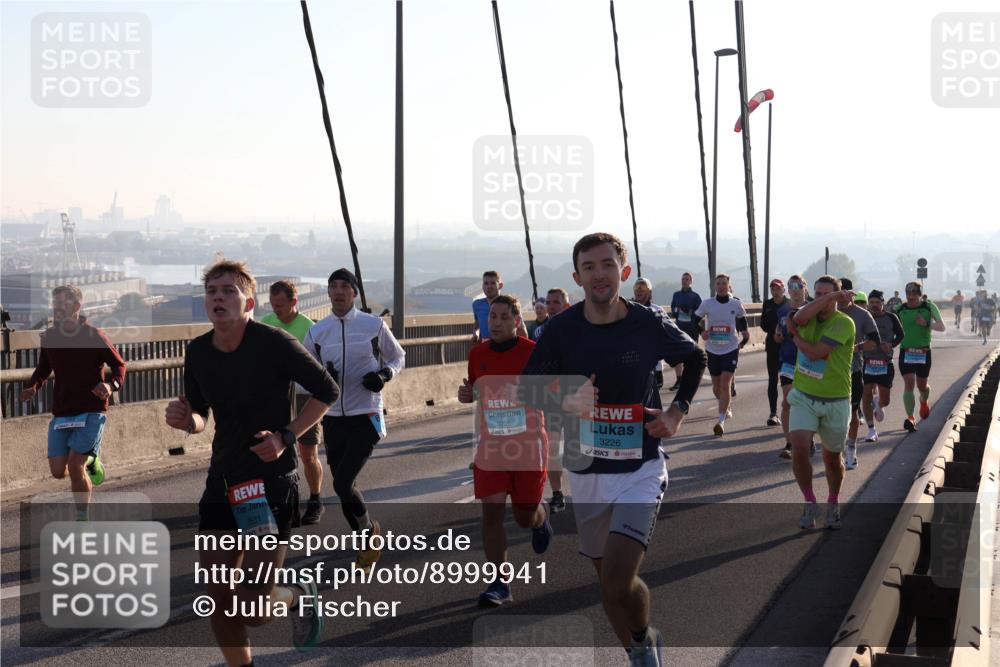 03.10.2025 - Köhlbrandbrückenlauf Julia Fischer http://msf.ph/oto/8999941 03.10.2025 09:19:36 Position 1 3531, 3705, 3226 meine-sportfotos.de