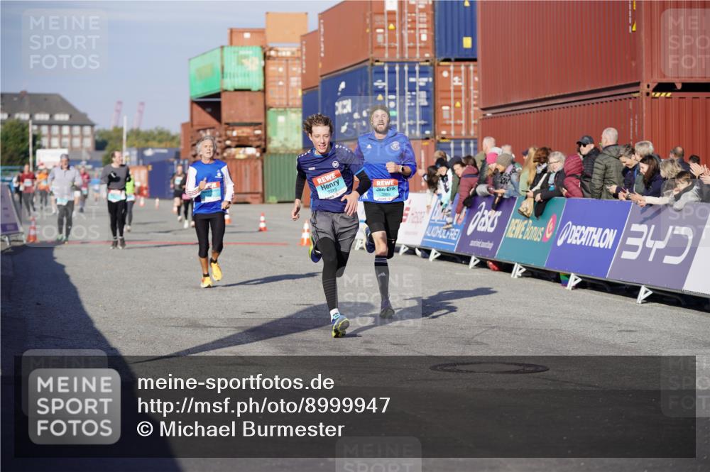 03.10.2025 - Köhlbrandbrückenlauf Michael Burmester http://msf.ph/oto/8999947 03.10.2025 10:04:28 Ziel 1025, 1080, 1177, 1308, 2029, 3301, 3379, 3516, 3791 meine-sportfotos.de
