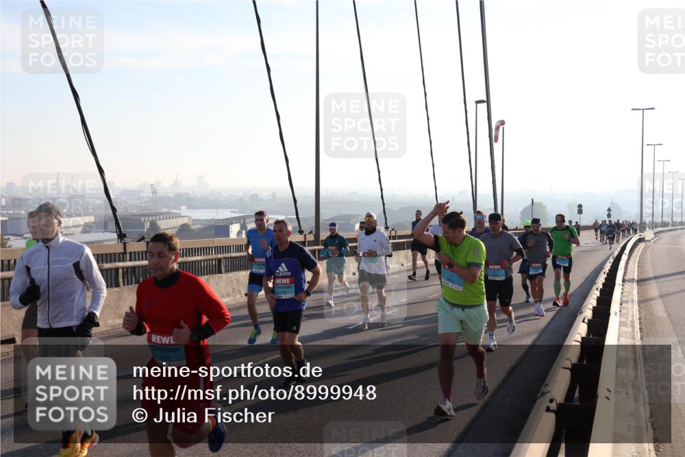 03.10.2025 - Köhlbrandbrückenlauf Julia Fischer http://msf.ph/oto/8999948 03.10.2025 09:19:37 Position 1 3705 meine-sportfotos.de