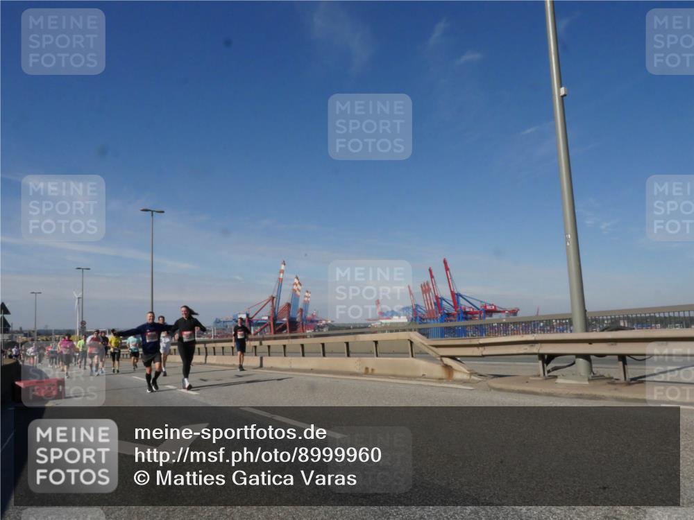 03.10.2025 - Köhlbrandbrückenlauf Matties Gatica Varas http://msf.ph/oto/8999960 03.10.2025 12:52:59 Position 2  meine-sportfotos.de