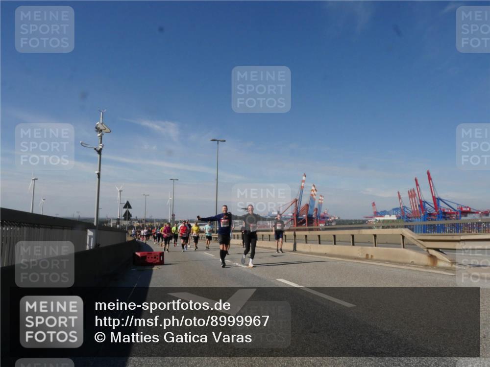 03.10.2025 - Köhlbrandbrückenlauf Matties Gatica Varas http://msf.ph/oto/8999967 03.10.2025 12:53:00 Position 2  meine-sportfotos.de