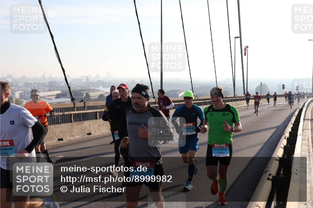 03.10.2025 - Köhlbrandbrückenlauf Julia Fischer http://msf.ph/oto/8999982 03.10.2025 09:19:41 Position 1 3702, 1050, 1037, 2703 meine-sportfotos.de
