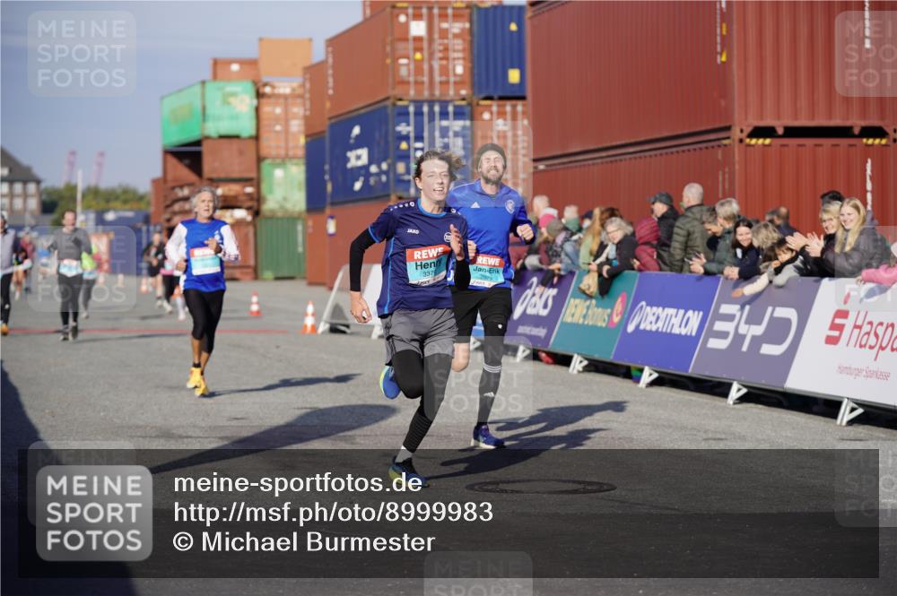 03.10.2025 - Köhlbrandbrückenlauf Michael Burmester http://msf.ph/oto/8999983 03.10.2025 10:04:28 Ziel 1025, 1080, 1177, 1308, 2029, 3301, 3379, 3516, 3791 meine-sportfotos.de