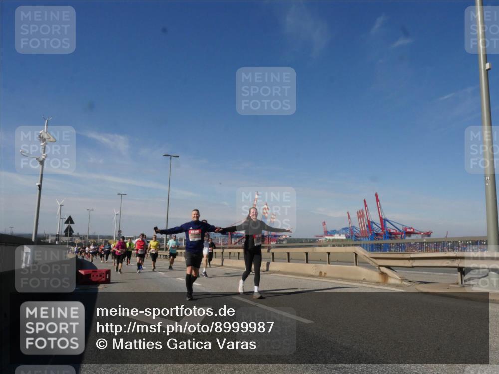 03.10.2025 - Köhlbrandbrückenlauf Matties Gatica Varas http://msf.ph/oto/8999987 03.10.2025 12:53:01 Position 2 118 meine-sportfotos.de