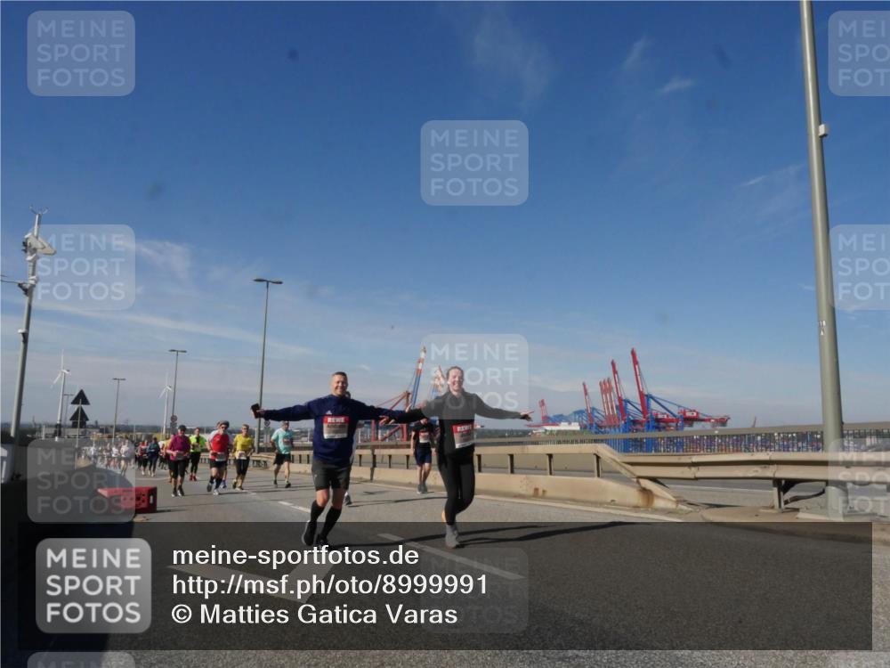 03.10.2025 - Köhlbrandbrückenlauf Matties Gatica Varas http://msf.ph/oto/8999991 03.10.2025 12:53:02 Position 2  meine-sportfotos.de