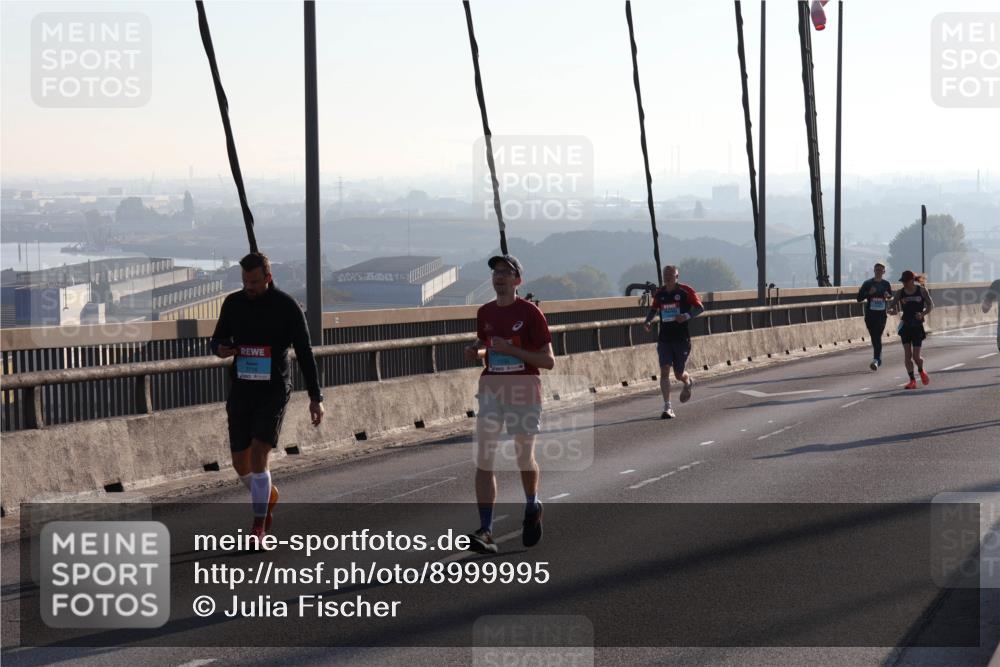 03.10.2025 - Köhlbrandbrückenlauf Julia Fischer http://msf.ph/oto/8999995 03.10.2025 09:19:45 Position 1  meine-sportfotos.de