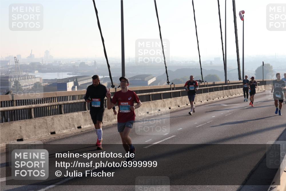 03.10.2025 - Köhlbrandbrückenlauf Julia Fischer http://msf.ph/oto/8999999 03.10.2025 09:19:46 Position 1  meine-sportfotos.de
