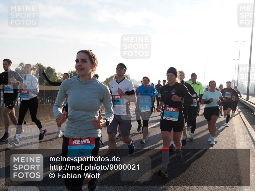 03.10.2025 - Köhlbrandbrückenlauf Fabian Wolf http://msf.ph/oto/9000021 03.10.2025 09:16:59 Position 3 3797, 1516, 3842 meine-sportfotos.de